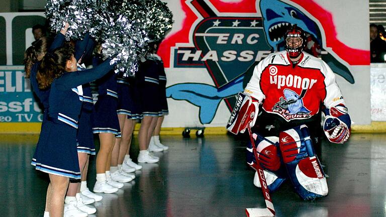 Ein Bild aus der Saison 2003/2004: Joachim 'Bibi' Appel hütete für drei Spielzeiten in der Oberliga das Tor des ERC Haßfurt.