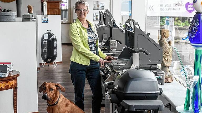 Jetzt läuft es wieder: Gudrun Ehmann vom Kaminofenstudio Greulich.