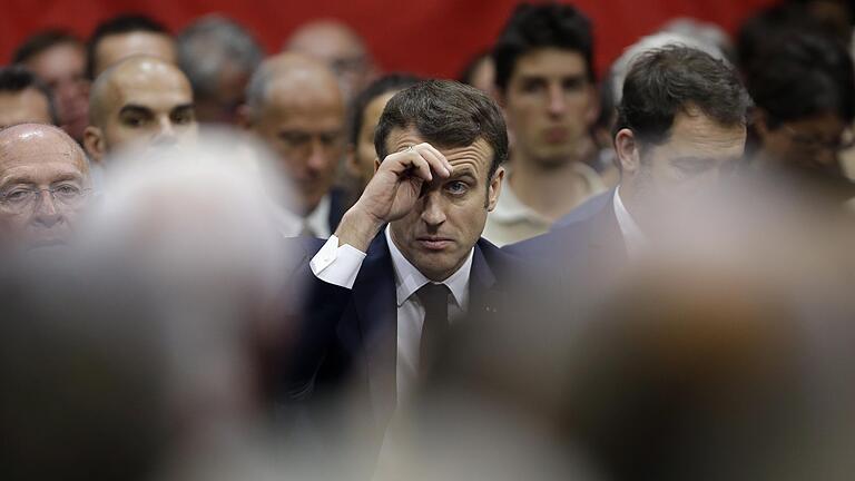 Emmanuel Macron (Mitte), Präsident von Frankreich