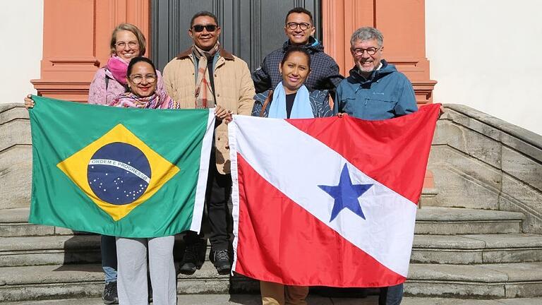 Delegation aus Juruti im brasilianischen Partnerbistum Óbidos zu Besuch im Bistum Würzburg - Neue Gemeindepartnerschaft begründet. Delegation aus Juruti im brasilianischen Partnerbistum Óbidos zu Besuch im Bistum Würzburg - Neue Gemeindepartnerschaft begründet.