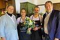 Bei der Eröffnung des Restaurants 'Poseidon' und Begrüßung des neuen Pächterehepaares (von links): Bürgermeisterin Ruth Frank, Tzetana Stefanou, Leonardos Spyron und Jürgen Eisentraut vom Amt für Ländliche Entwicklung.