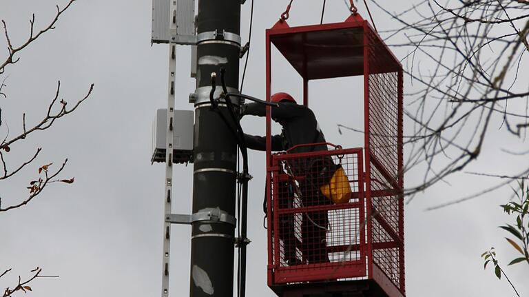 Die Firma Vodafone modernisiert den Mobilfunkmast auf dem Areal der Schwarzen Pfütze. Die Firma Vodafone modernisiert den Mobilfunkmast auf dem Areal der Schwarzen Pfütze.