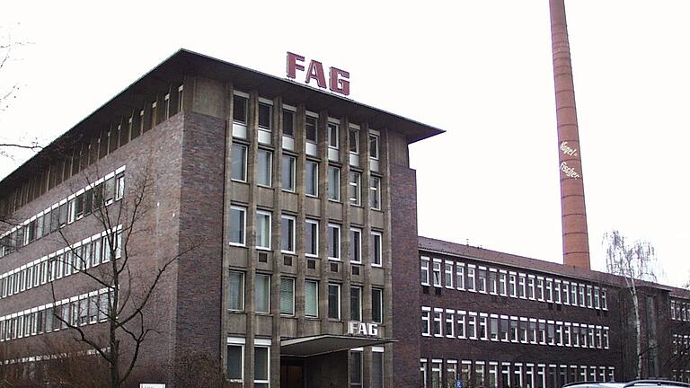 Erst Jahre nach dem Verkauf von Kugelfischer wurde der Schriftzug FAG durch Schaeffler ersetzt. Erst Jahre nach dem Verkauf von Kugelfischer wurde der Schriftzug FAG durch Schaeffler ersetzt.