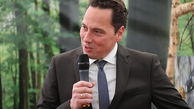 Auf der Suche nach einem neuen Partner: Lohrs Bürgermeister Mario Paul bei der Eröffnung der MSP Expo 2018. Auf der Suche nach einem neuen Partner: Lohrs Bürgermeister Mario Paul bei der Eröffnung der MSP Expo 2018.