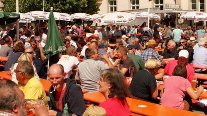 Gut besucht war die gute Stube der Stadt bei den Eltmanner Biertagen. Gut besucht war die gute Stube der Stadt bei den Eltmanner Biertagen.