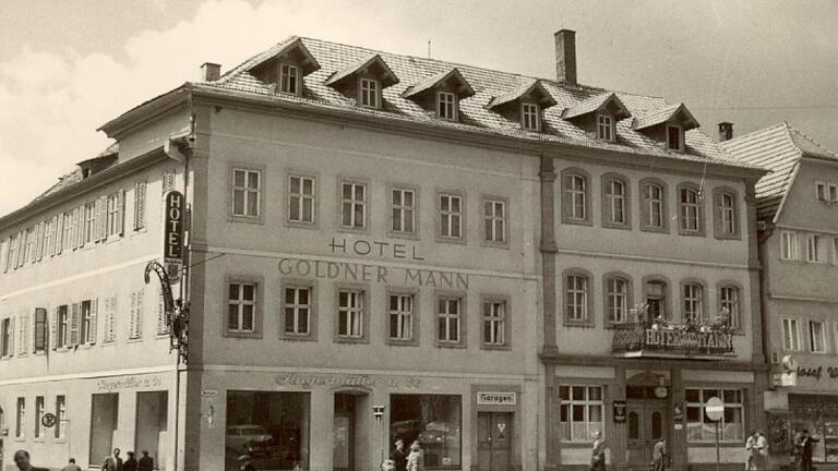Das Hotel Gold'ner Mann in Bad Neustadt um das Jahr 1960 herum.