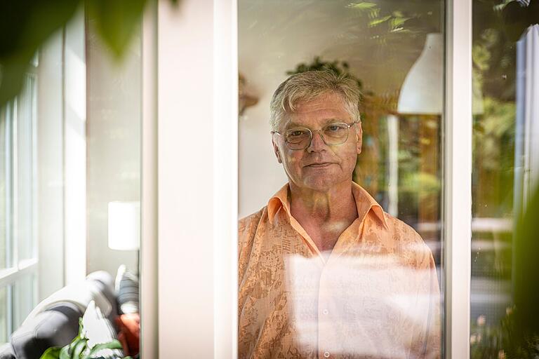 Klaus Spyra, evangelischer Pfarrer im Ruhestand, ist bis heute in therapeutischer Behandlung. 2015 hatte er seine Missbrauchserfahrungen der Landeskirche mitgeteilt. Klaus Spyra, evangelischer Pfarrer im Ruhestand, ist bis heute in therapeutischer Behandlung. 2015 hatte er seine Missbrauchserfahrungen der Landeskirche mitgeteilt.