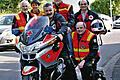 Freude über neues Motorrad: Die Motorradstreife des Roten Kreuzes hat ihren Dienst auf den Autobahnen aufgenommen. Über ihr neues Fahrzeug freuen sich (von links): Walter Günther, Alfons Glöggler, Hanns Strecker, Roland Vicedom, Karl Patzelt und Thomas Ringelmann (kniend).