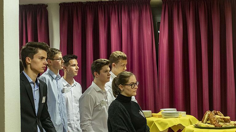 Die Schüler, die unter anderem Projekt beteiligt waren (von links): r. Jonas Torwart, Tobias Fries, Rico Singler, Tobias Engel und Emily Schwarz. Die Schüler, die unter anderem Projekt beteiligt waren (von links): r. Jonas Torwart, Tobias Fries, Rico Singler, Tobias Engel und Emily Schwarz. 