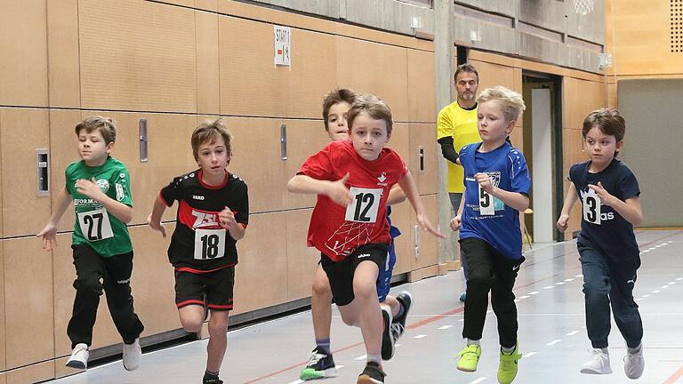 Auch die jüngsten Leichtathleten gaben beim 45. Hallensportfest in Lauda alles Auch die jüngsten Leichtathleten gaben beim 45. Hallensportfest in Lauda alles