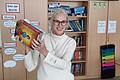 Ritter, Hexen, Einhörner – Hauptsache, die Geschichten gefallen den Kindern, sagt Leselernhelferin Anke Geißler. Einmal in der Woche kommt sie in die Grundschule Eibelstadt und übt mit einem Kind.