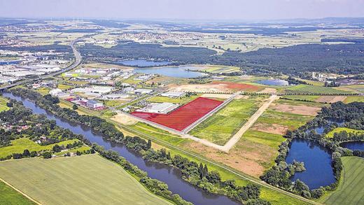 60 000 Quadratmeter:
So groß ist das rot schraffierte Gelände im Schweinfurter Maintal, das sich die Schweizer Firma PQ Energy für die Errichtung eines 400 Millionen Euro teuren Gaskraftwerks reservieren lässt. 60 000 Quadratmeter:
So groß ist das rot schraffierte Gelände im Schweinfurter Maintal, das sich die Schweizer Firma PQ Energy für die Errichtung eines 400 Millionen Euro teuren Gaskraftwerks reservieren lässt.