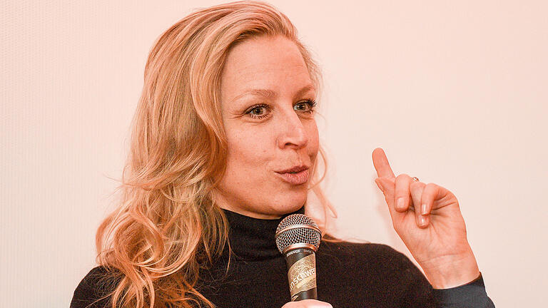 Nina Proll       -  Internationales Filmwochende im Central Kino in Würzburg. Schauspielerin Nina Proll bei der Diskussion zu ihrem Film 'Anna Fucking Molnar'.