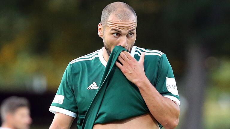 War's das? FC-05-Stürmer Adam Jabiri mochte nach dem 2:2 in Aubstadt nicht mehr davon reden, wie man Türkgücü München noch von der Tabellenspitze verdrängen könne. War's das? FC-05-Stürmer Adam Jabiri mochte nach dem 2:2 in Aubstadt nicht mehr davon reden, wie man Türkgücü München noch von der Tabellenspitze verdrängen könne.
