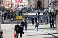 Am Samstag, den 6.März, genossen viele Menschen die frühlingshaften Temperaturen in der Würzburger Innenstadt. Ab Montag dürfen die Geschäfte in Würzburg nun wieder öffnen.