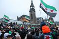 syrische Kundgebung in Hamburg       -  Im Dezember feierten syrische Flüchtlinge in mehreren deutschen Städten den Sturz von Syriens Langzeitmachthaber, Baschar al-Assad. (Archivbild)