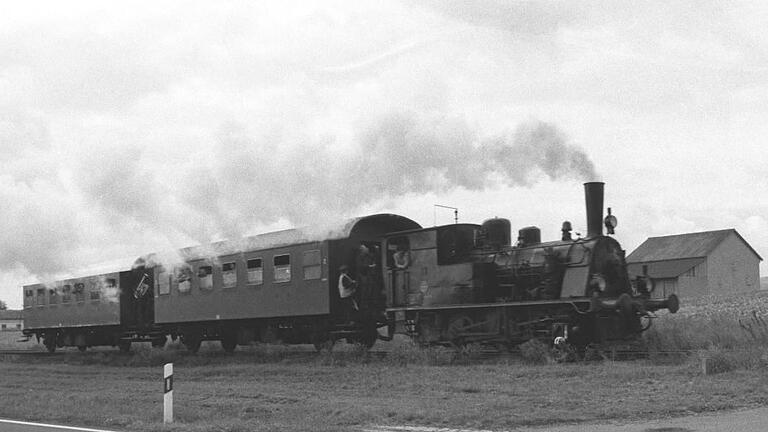 Seit 1996 wird die Bahnstrecke im Streutal von der Museumsbahn des Fränkischen Freilandmuseums Fladungen genutzt.