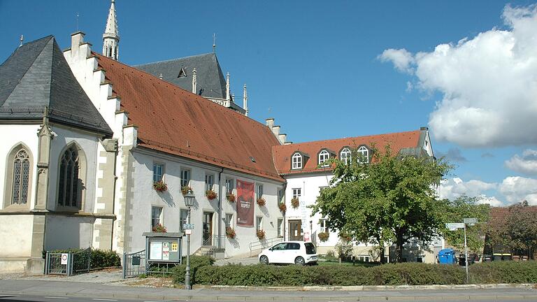 Der Caritasverband Haßberge ist Träger von 26 Diensten und Einrichtung in vielen verschiedenen Bereichen, beispielsweise in der Altenpflege. Der Caritasverband Haßberge ist Träger von 26 Diensten und Einrichtung in vielen verschiedenen Bereichen, beispielsweise in der Altenpflege.