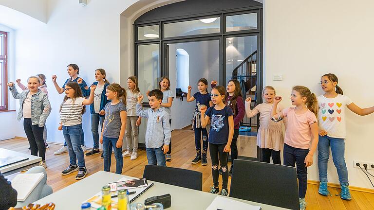 Kostprobe: Röttinger Grundschüler werden das Musical 'Am Samstag kam das Sams zurück' aufführen.