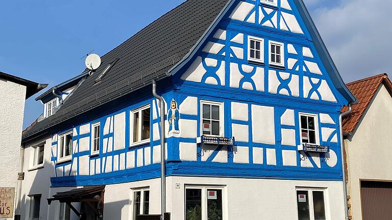 Bald Geschichte? Das Fachwerk des Hauses in Nordheim soll bis Ende Mai umgestrichen werden. Bald Geschichte? Das Fachwerk des Hauses in Nordheim soll bis Ende Mai umgestrichen werden.