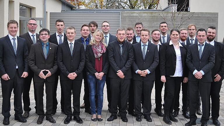 Absolventen der Meisterprüfung der Landwirtschaft: Drei junge Frauen und 19 junge Männer aus der Region wurden geehrt.