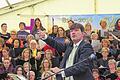 Im Juni dirigierte Matthias Göttemann beim Unterfränkischen Kirchentag 2014 in Rügheim Sänger aus ganz Unterfranken.