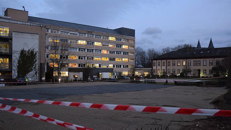 Der Kreistag müsse aufpassen, die Finanzplanung nicht zu überfrachten, warnt der Kämmerer. Ein großer Kostenpunkt in der Planung ist das Klinikum (im Bild) und der Neubau des Zentralklinikums. (Symbolbild)