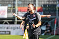 Trainer Markus Zschiesche verfolgt das Spielgeschehen.