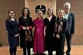 Roswitha Eder, Stephanie Eder, Christina Triebener, Victoria Eder, Andrea Goldschmitt und Josef Eder präsentieren auf dem Kirchenkonzert weihnachtliche Lieder und Geschichten.