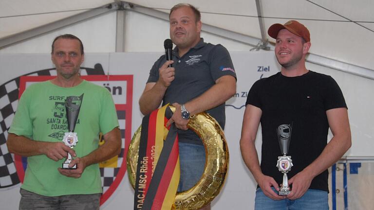 Der Freiburger Patrik Zajelsnik (Mitte) holte sich den Gesamtsieg und den Streckenrekord beim 51. Hauenstein-Bergrennen des MSC Rhön. Rang zwei sicherte sich Stefan Armbruster (links) vom Schweinfurter Motorsportteam Lang vor Mathieu Wolpert (MSC Stuttgart). Der Freiburger Patrik Zajelsnik (Mitte) holte sich den Gesamtsieg und den Streckenrekord beim 51. Hauenstein-Bergrennen des MSC Rhön. Rang zwei sicherte sich Stefan Armbruster (links) vom Schweinfurter Motorsportteam Lang vor Mathieu Wolpert (MSC Stuttgart).