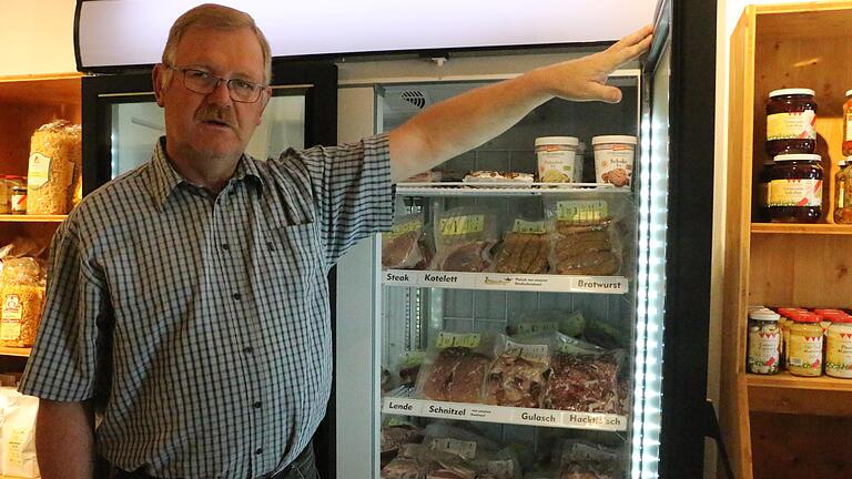 Reinhard Wolz, Kreisobmann des Bayerischen Bauernverbands und Schweinehalter, führt gemeinsam mit Martin Hock den Schwalbenhof in Marienbrunn. Reinhard Wolz, Kreisobmann des Bayerischen Bauernverbands und Schweinehalter, führt gemeinsam mit Martin Hock den Schwalbenhof in Marienbrunn.