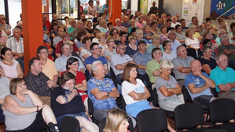 Das Interesse am Infoabend zur ärztlichen Versorgung in Rauhenebrach war groß. Das Interesse am Infoabend zur ärztlichen Versorgung in Rauhenebrach war groß.