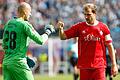 Fussball, 2. Bundesliga, FC Würzburger Kickers - TSV 1860 München       -  v.li.: Robert Wulnikowski (FC Würzburger Kickers) klatscht mit Sebastian Neumann (FC Würzburger Kickers) ab, Fussball, 2. Bundesliga, FC Würzburger Kickers - TSV 1860 München, [Foto: foto2press.de, Schwarzwaldstraße 19, 69124 Heidelberg - Tel +49 (0)6221 718837 - info@foto2press.de - www.foto2press.de - Veröffentlichung nur mit Urheberangabe gegen Honorar gestattet und Belegexemplar erbeten *** Lieferung erfolgt ausschließlich unter Anerkennung der AGB, einzusehen unter http://www.foto2press.de/agb *** Foto nur für redaktionelle Verwendung - no model release!]