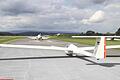 Interessierte Blicke: Die Aufnahme entstand beim letzten 'Tag im Cockpit' des Aero-Clubs Bad Neustadt 2017 auf dem Grasberg.  Foto: S: Michael Zacher       -  Interessierte Blicke: Die Aufnahme entstand beim letzten 'Tag im Cockpit' des Aero-Clubs Bad Neustadt 2017 auf dem Grasberg.  Foto: S: Michael Zacher