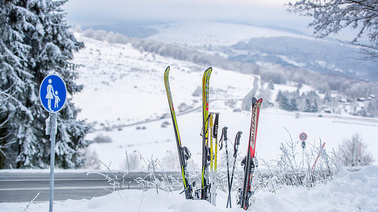 Wunderbare Ski- und Snowboardsaisoneröffnung.