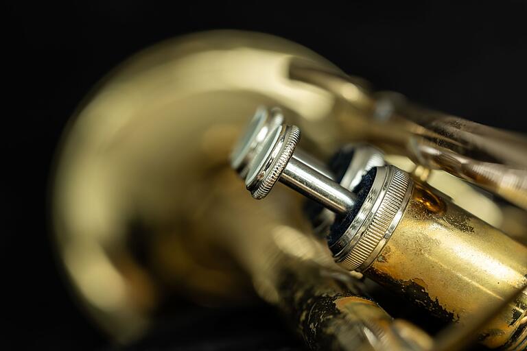 Die Trompete - das bekannteste Instrument aus der Familie der Blechbläser - ist aus der Musiklandschaft nicht wegzudenken Die Trompete - das bekannteste Instrument aus der Familie der Blechbläser - ist aus der Musiklandschaft nicht wegzudenken
