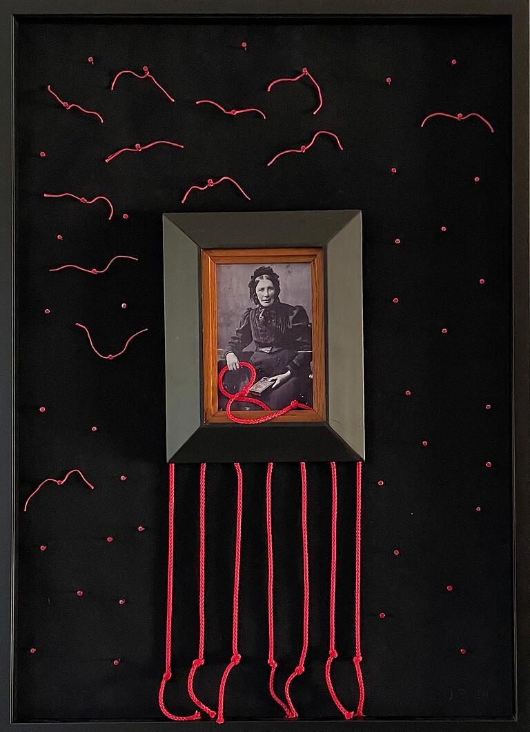 Die Kunstwerke bei der Ausstellung 'Im Rahmen' kommen von Herzen. Die Kunstwerke bei der Ausstellung 'Im Rahmen' kommen von Herzen.