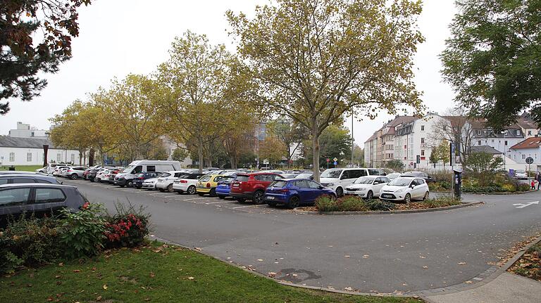 SPD, Linke und Grüne bevorzugen für den Neubau des Friederike-Schäfer-Heims den so genannten Messeplatz zwischen Kunsthalle und Theater, wo jetzt ein Parkplatz ist. SPD, Linke und Grüne bevorzugen für den Neubau des Friederike-Schäfer-Heims den so genannten Messeplatz zwischen Kunsthalle und Theater, wo jetzt ein Parkplatz ist.