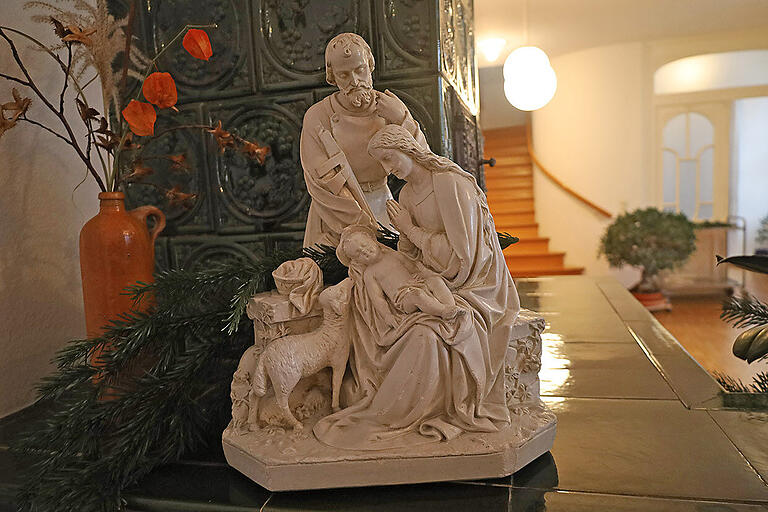 Bei der Auflösung der Filiale in Ebersfeld wurde eine Krippe aus Gips entdeckt. Bei der Auflösung der Filiale in Ebersfeld wurde eine Krippe aus Gips entdeckt.