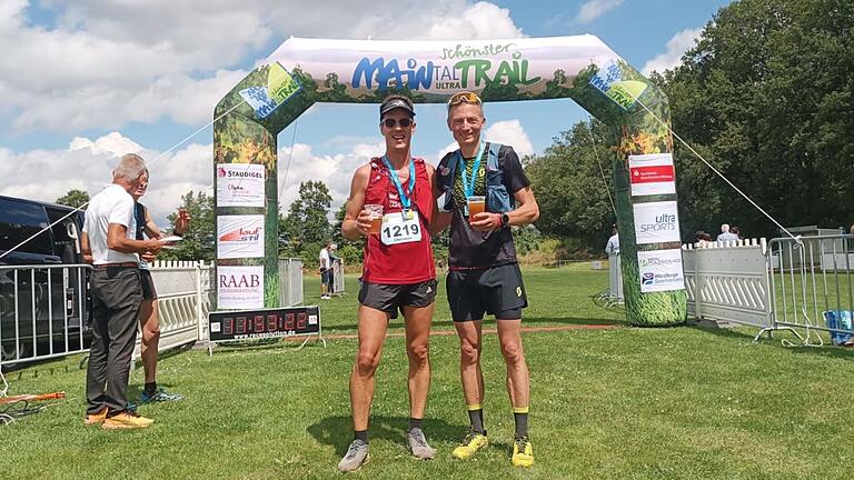 Sebastian Apfelbacher (rechts) und Christian Scheid wurden Bayerische Meister im Trail-Lauf.