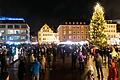 Demo unterm Weihnachtsbaum: In Würzburg gingen am Mittwoch rund 400 Menschen gegen die Corona-Politik auf die Straße.