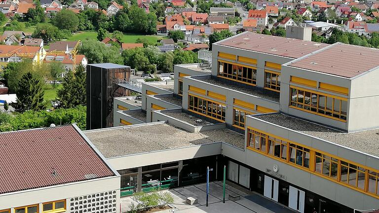 In der Mittelschule auf dem Bad Neustädter Schulberg stehen umfangreiche Umbaumaßnahmen an. In der Mittelschule auf dem Bad Neustädter Schulberg stehen umfangreiche Umbaumaßnahmen an.