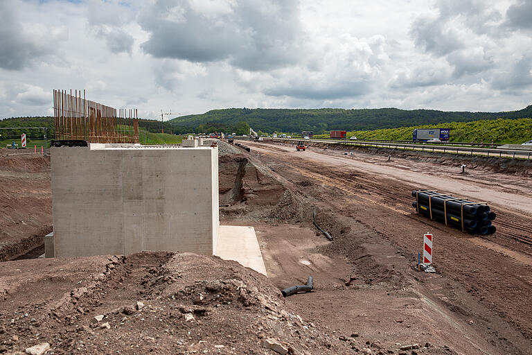 Alles wird neu: die Baustelle bei Untersambach.