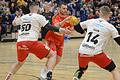 Maximilian Schmitt (mit Ball) im Derby gegen den HSC Bad Neustadt. Der Lohrer Spielertrainer will am Wochenende die entscheidende Serie starten.