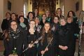 So sehen glückliche Musikerinnen nach einem mitreißenden Konzert aus: Das Streichorchester &bdquo;Cocopelli&ldquo; wusste, die Besucher in der Klosterkirche Wechterswinkel zu verzaubern.FOTO: Klaus-Dieter Hahn