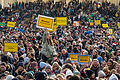 Demonstration 'Unterrichtsstunde der Superlative a.jpeg       -  Tausende Schülerinnen und Schüler demonstrierten im Dezember 2022 auf dem Königsplatz in München für eine gerechtere Finanzierung bayerischer Privatschulen.