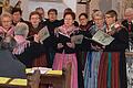Die Handthaler Volkssänger sangen unter der Leitung von Berta Hüttner in der Handthaler Kirche.