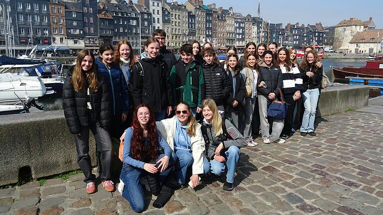 Sieboldschülerinnen und Schüler in Honfleur.