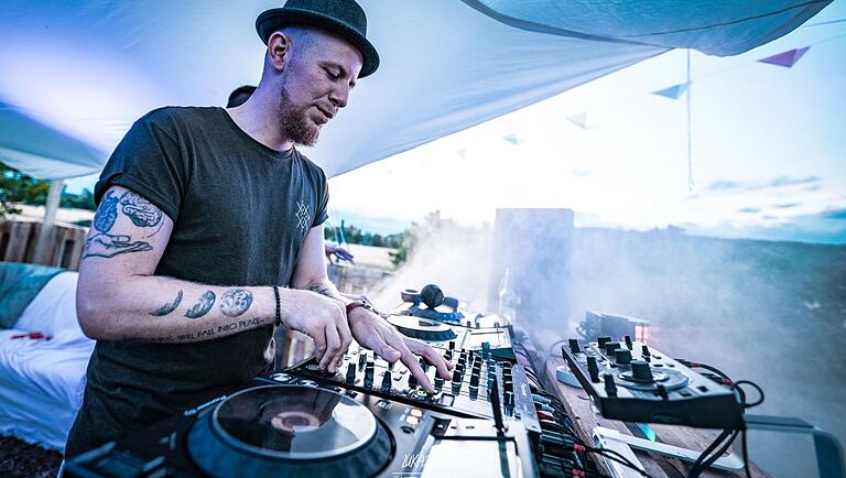 Sagt, Szene-Events locken in MSP keine Leute mehr an: Simon Schaub alias DJ Simon VDS aus Steinbach. Sagt, Szene-Events locken in MSP keine Leute mehr an: Simon Schaub alias DJ Simon VDS aus Steinbach. 