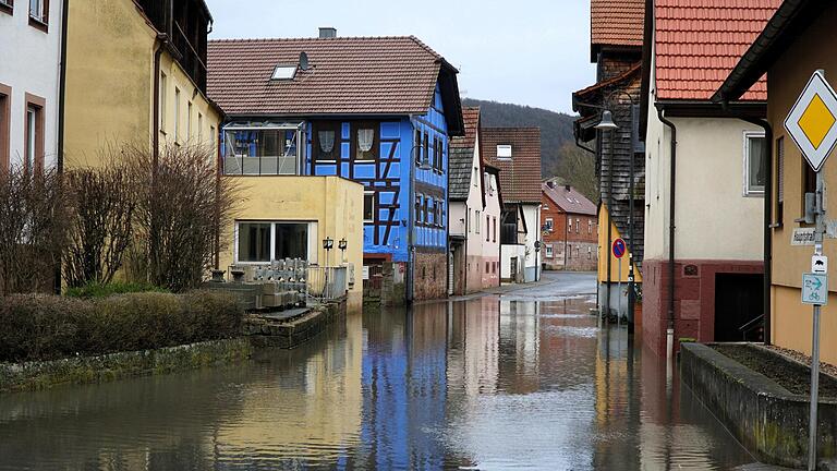 So hoch wie im Dezember steigt die Saale diesmal in Gräfendorf nicht (Archivbild).